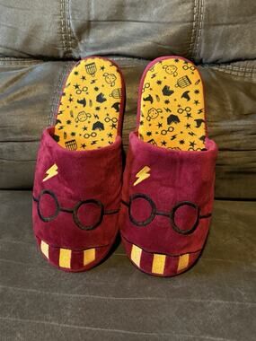 Harry Potter Slippers Plush House Shoes Gryffindor Burgundy Gold L XL 10-13